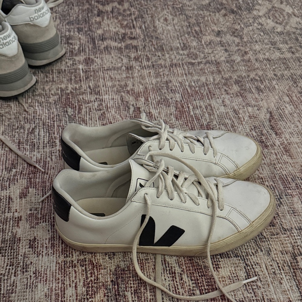 Veja White and Black Casual Sneakers